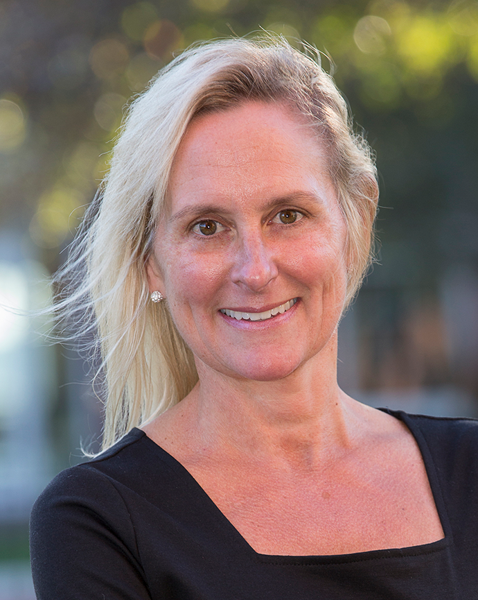 Elizabeth Ancarana's headshot.